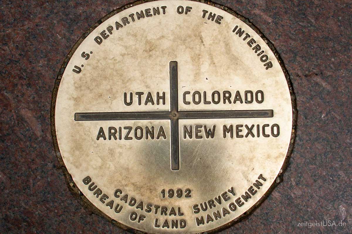 Four Corners -- hier treffen sich Colorado, Utah, New Mexico, Arizona
